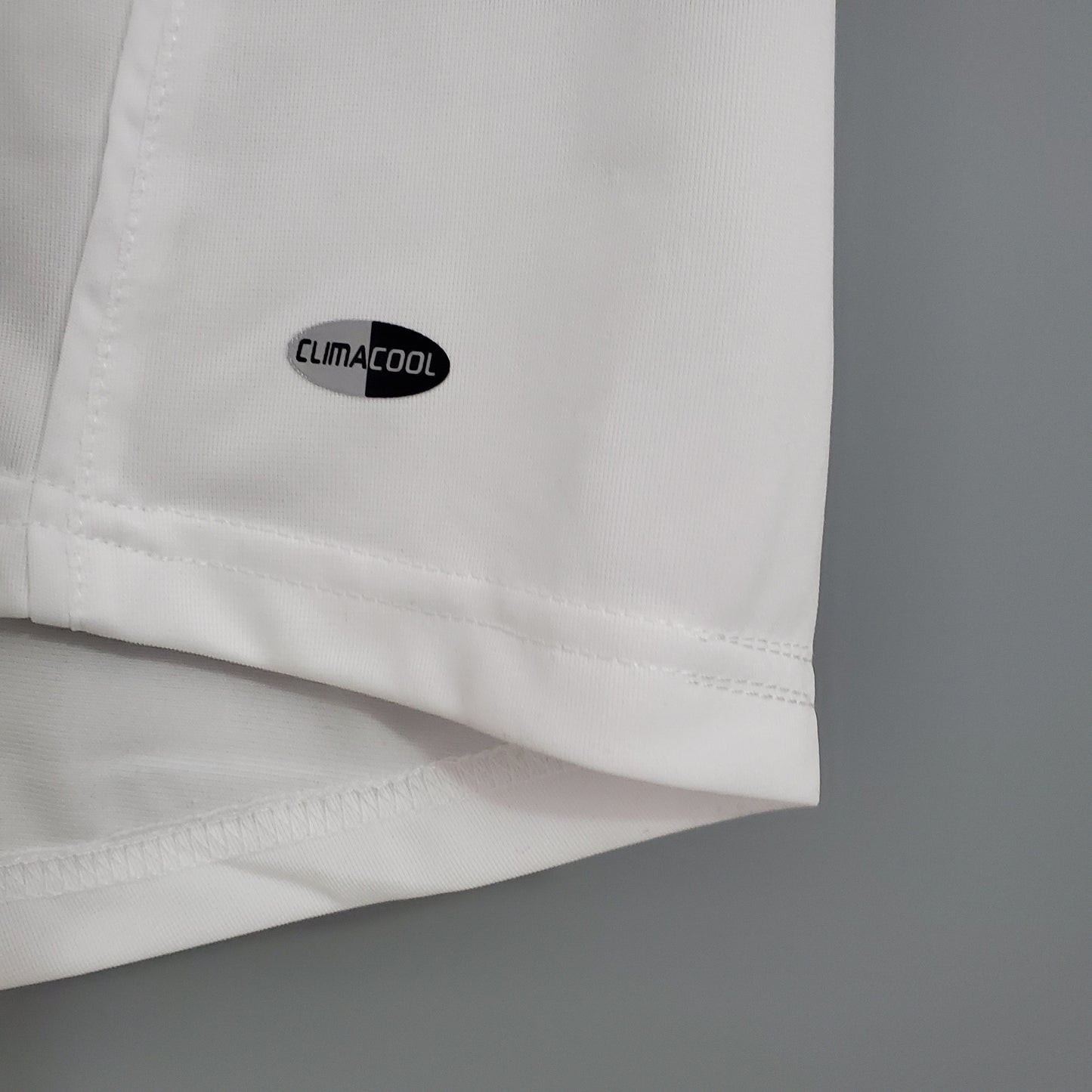 CAMISA RETRÔ REAL MADRID HOME 05/06