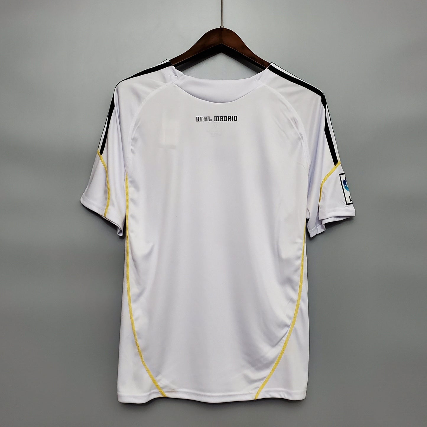 CAMISA RETRÔ REAL MADRID HOME 09/10
