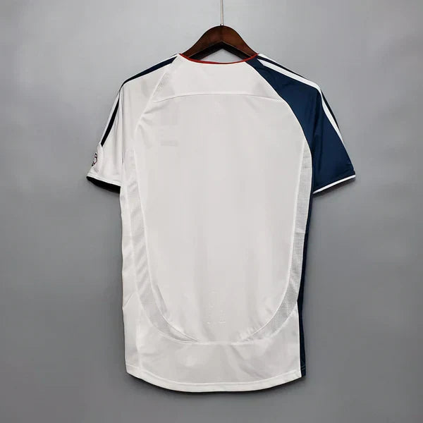 Camisa Retrô Liverpool Away 06/07
