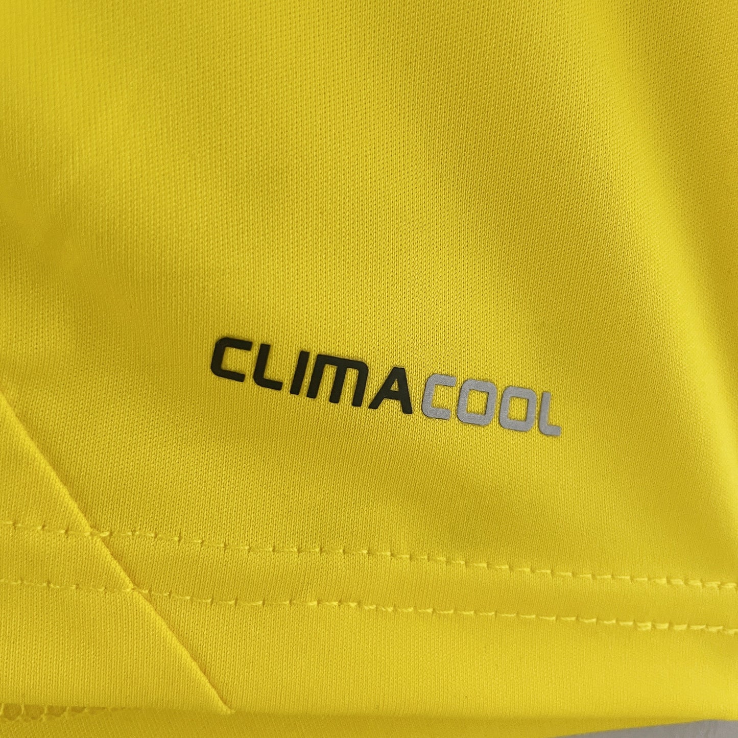 CAMISA RETRÔ REAL MADRID GOLEIRO YELLOW 11/12