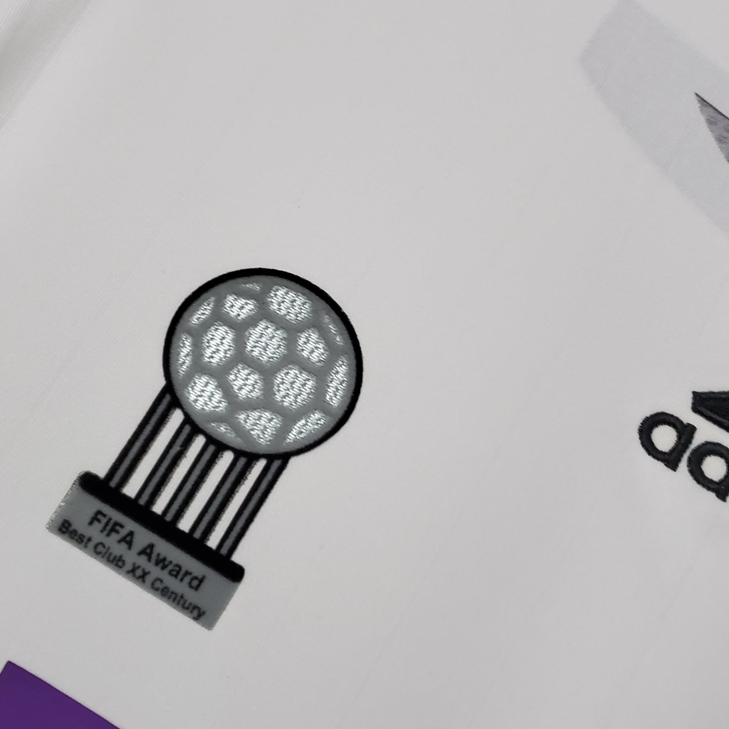 CAMISA RETRÔ REAL MADRID HOME 06/07