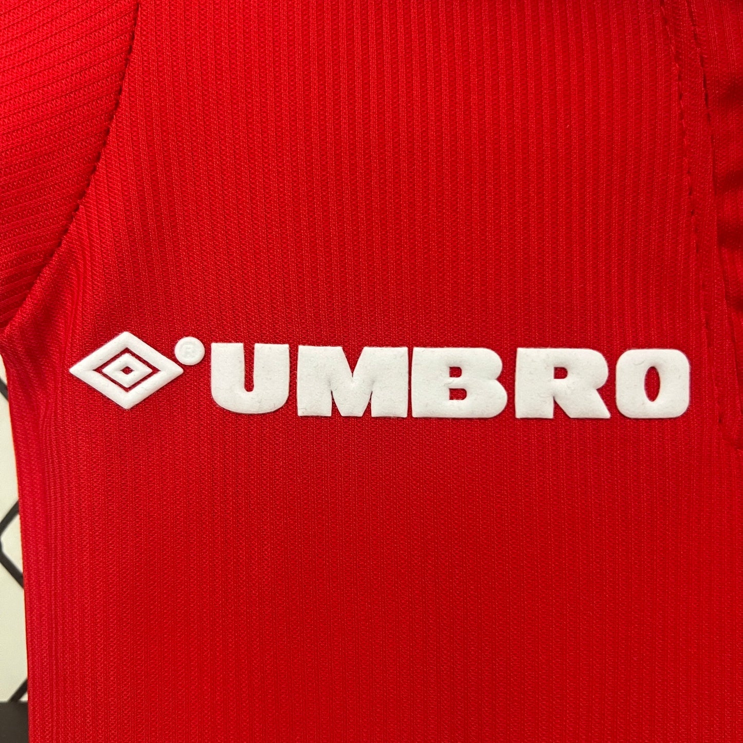 KIT INFANTIL RETRÔ MANCHESTER UNITED HOME 98/99