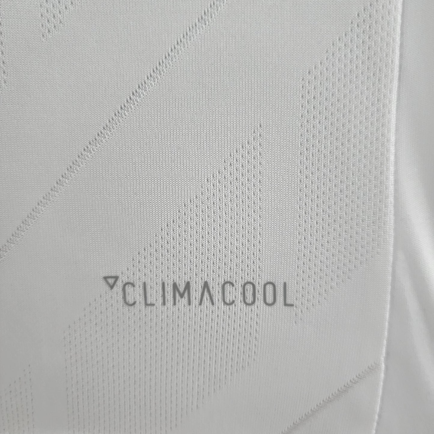 CAMISA RETRÔ REAL MADRID HOME 17/18