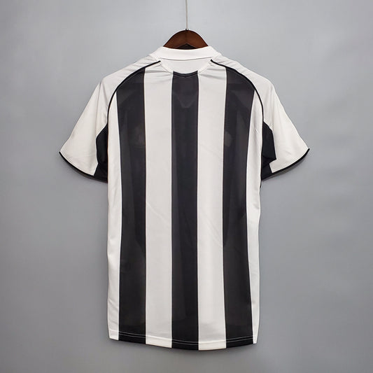 Camisa Retrô Newcastle Home 2005/06