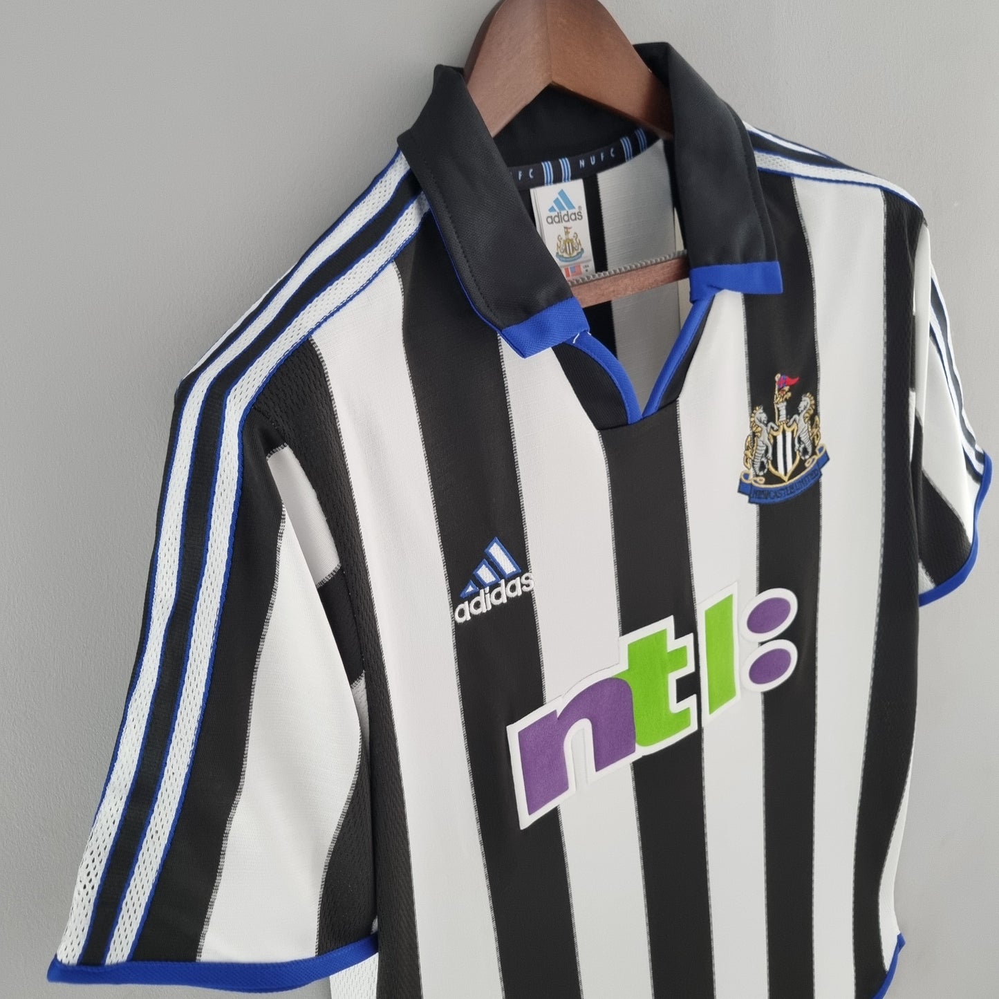 Camisa Retrô Newcastle Home 2000/01