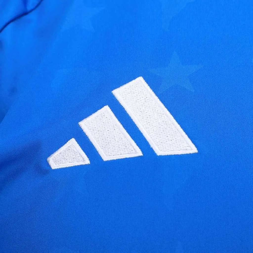 Logo da Adidas bordado e tecnologia AeroReady na nova camisa do Cruzeiro 2026