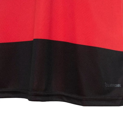 Detalhe da tecnologia Climacool e selo de originalidade na camisa do Flamengo 2026