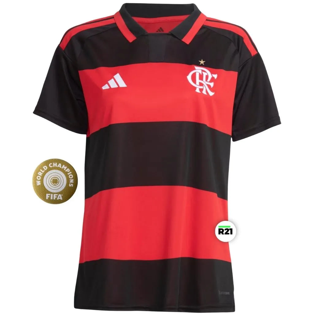 Detalhe do Patch da participação no Super Mundial 25 na camisa do Flamengo Home 2026 Adidas