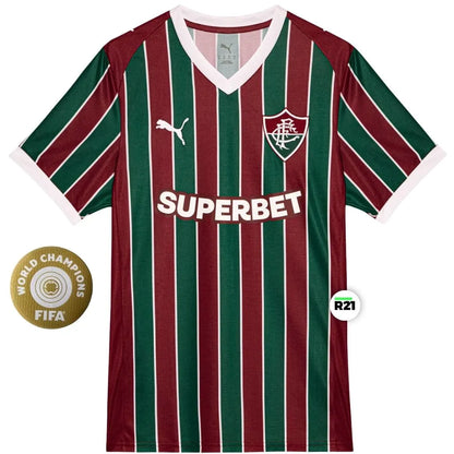 Detalhe do patch do Super Mundial 25 na camisa do Fluminense 2026