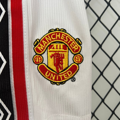 KIT INFANTIL RETRÔ MANCHESTER UNITED HOME 98/99