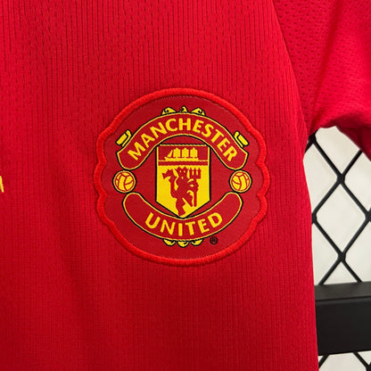 KIT INFANTIL RETRÔ MANCHESTER UNITED HOME 08/09