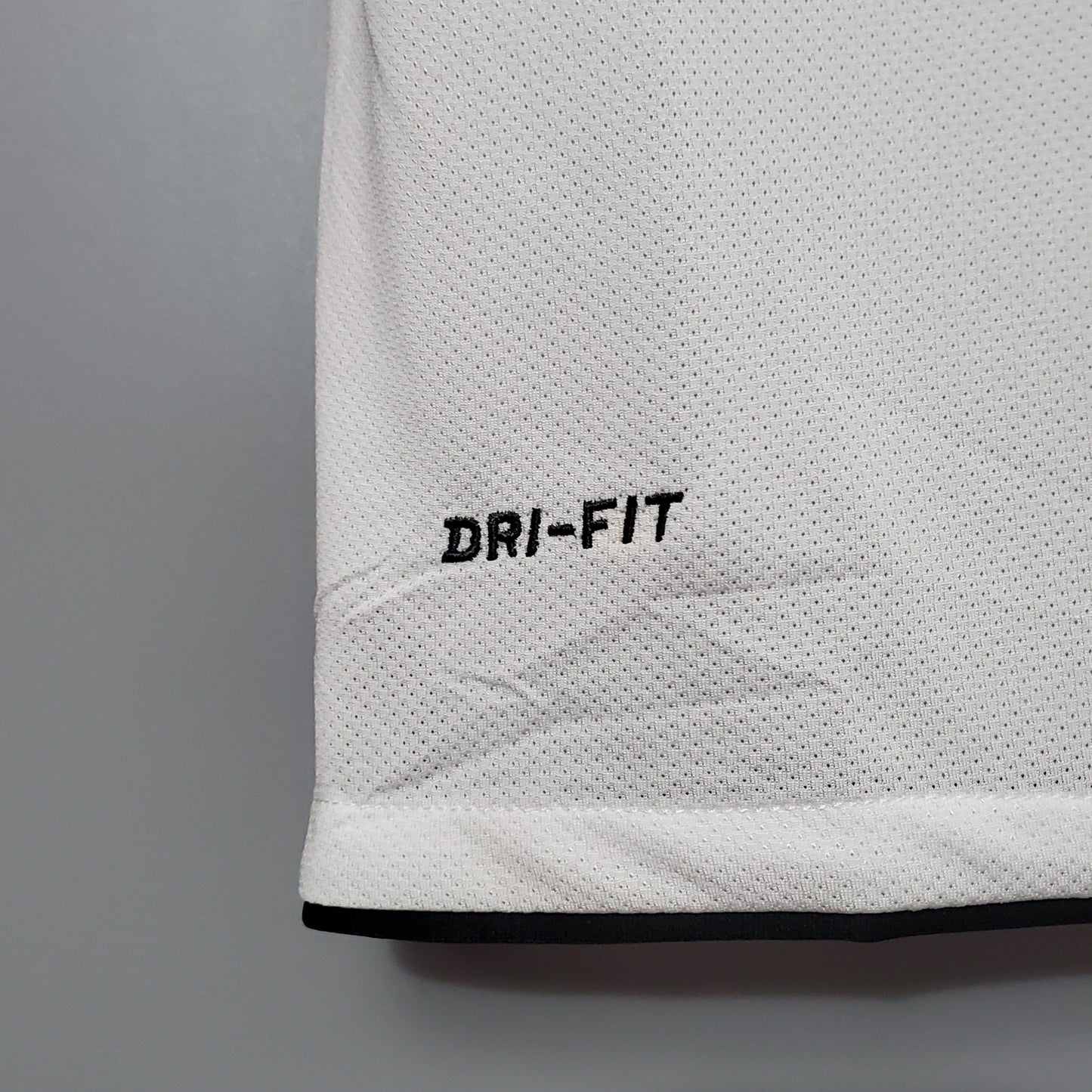 CAMISA RETRÔ MANCHESTER UNITED AWAY 10/11