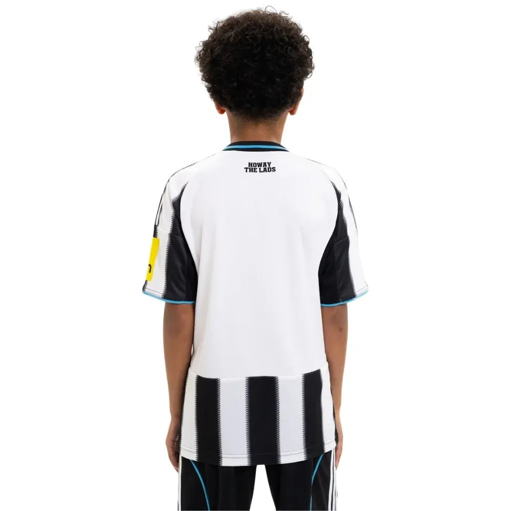 Conjunto Infantil Newcastle Home 2025/26