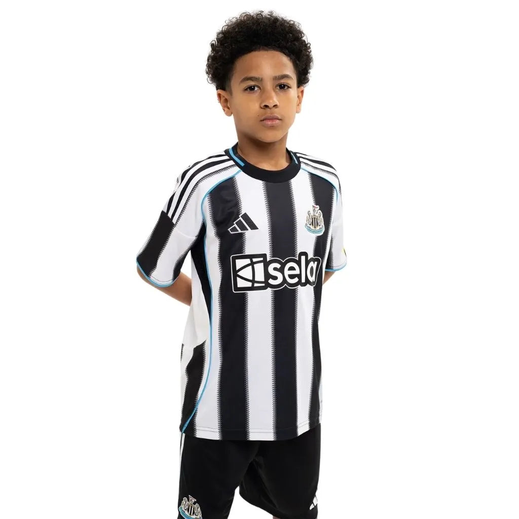 Conjunto Infantil Newcastle Home 2025/26